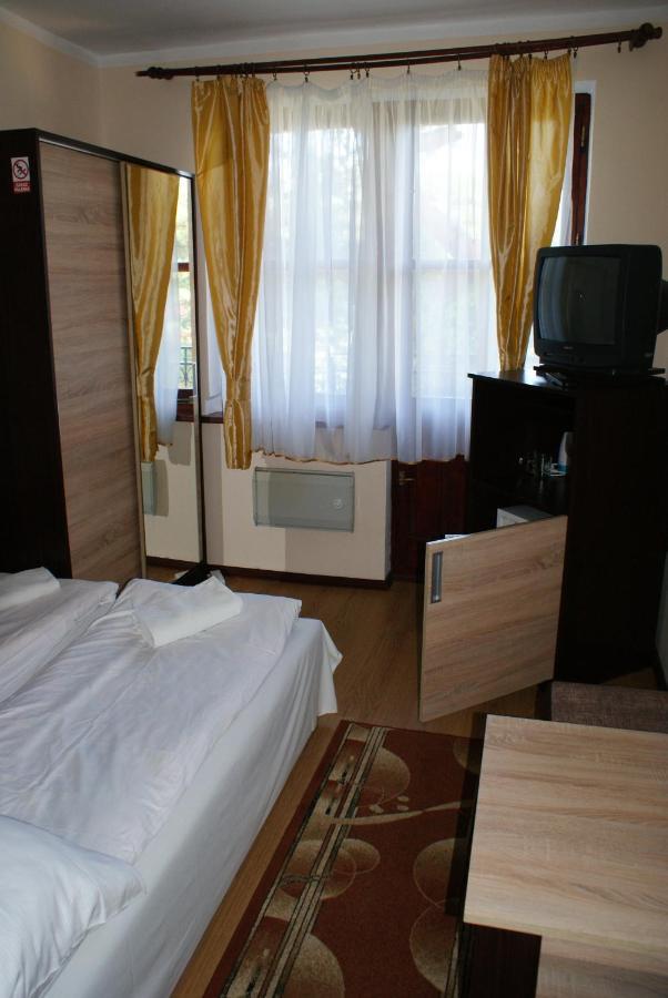 Pensjonat Pod Lwem Niechorze Bagian luar foto