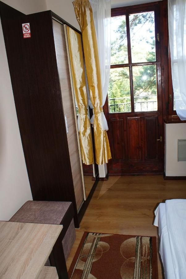 Pensjonat Pod Lwem Niechorze Bagian luar foto