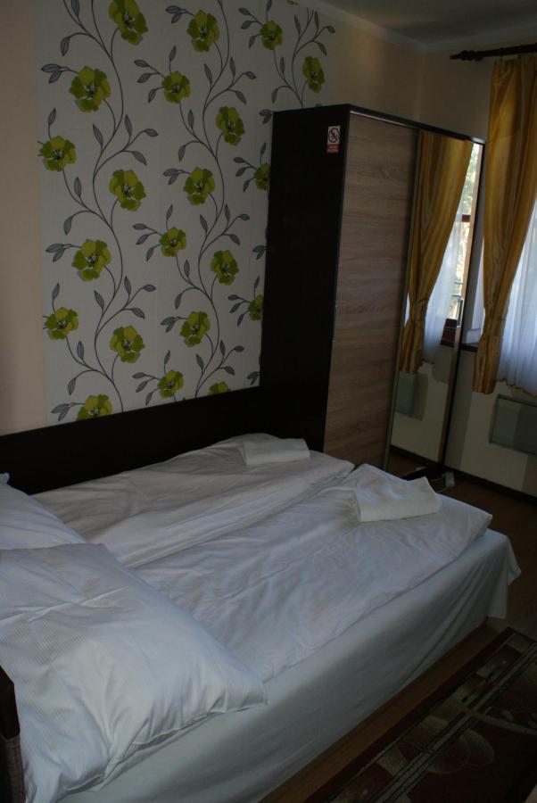 Pensjonat Pod Lwem Niechorze Bagian luar foto