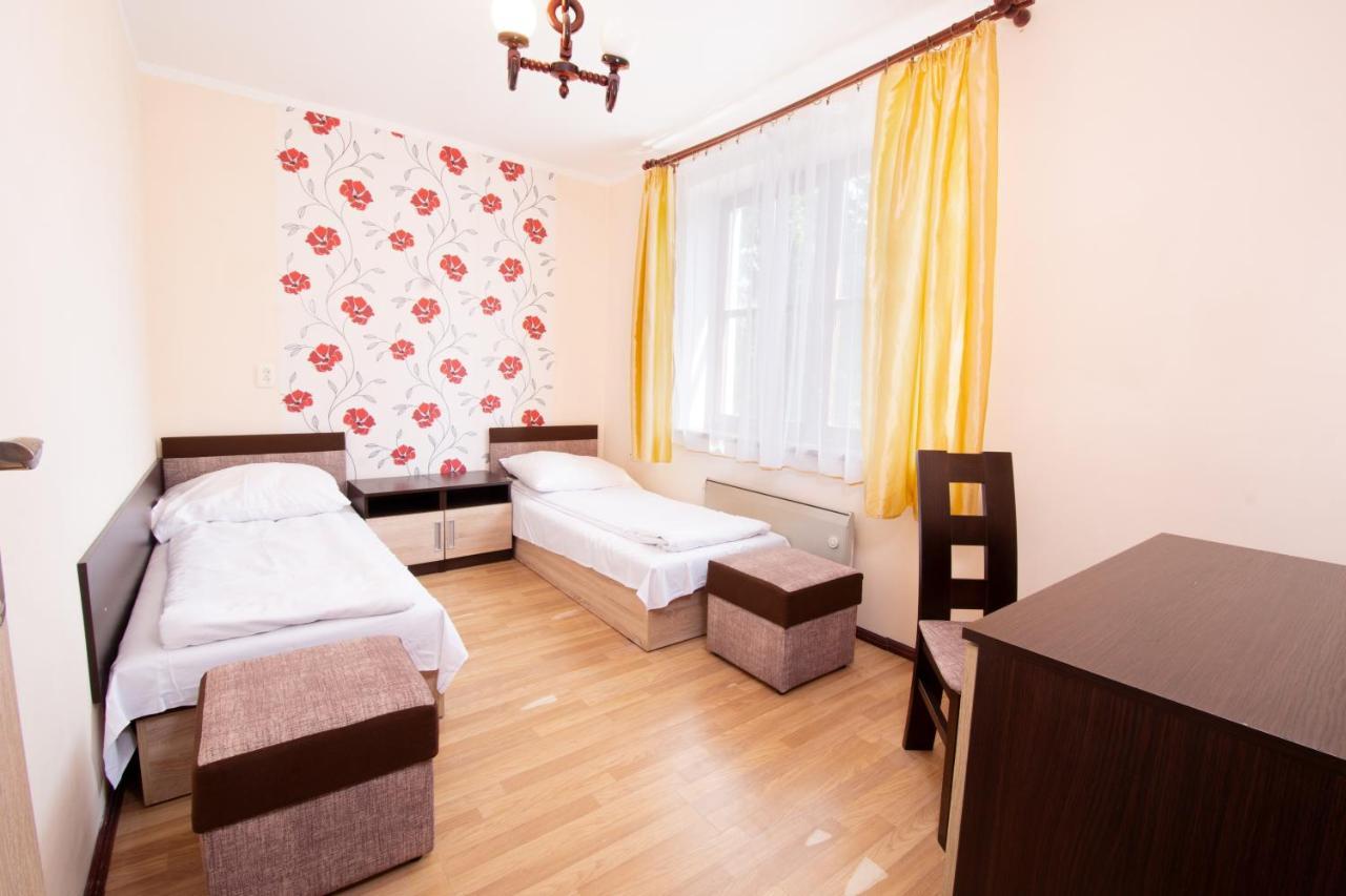 Pensjonat Pod Lwem Niechorze Bagian luar foto